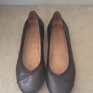 Vionic Women's Classic Black Loafers